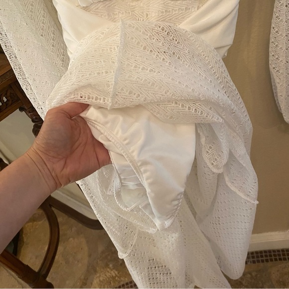 BANDIT AND THE BABE White Plunge Long Sleeve Beach Dress w/ Gold Accent-Large - Picture 5 of 10